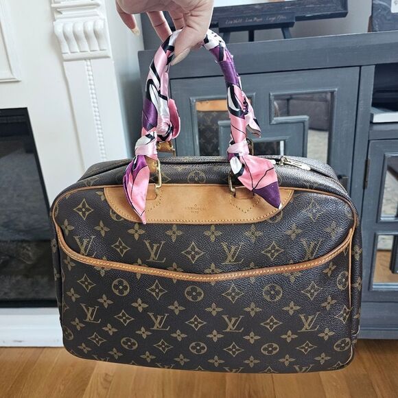 Authentic Louis Vuitton Women's Brown Monogram Canvas Deauville Leather Hand Bag - Picture 1 of 16